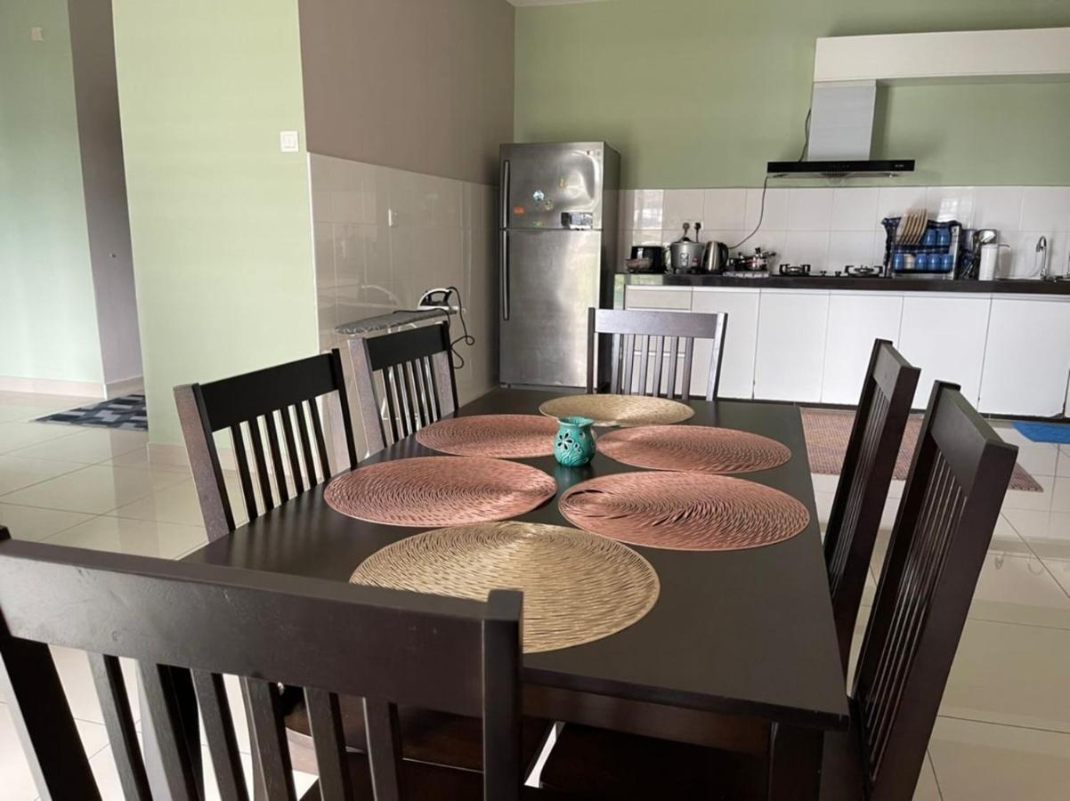 La 1 Homestay Putrajaya Dwiputra エクステリア 写真